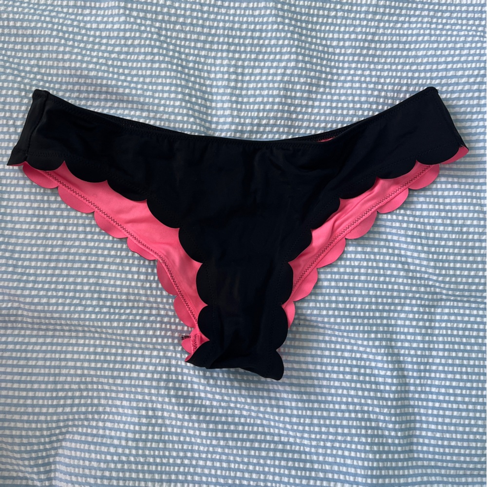 VICTORIA’S SECRET PINK SCALLOPED MINI BOTTOM